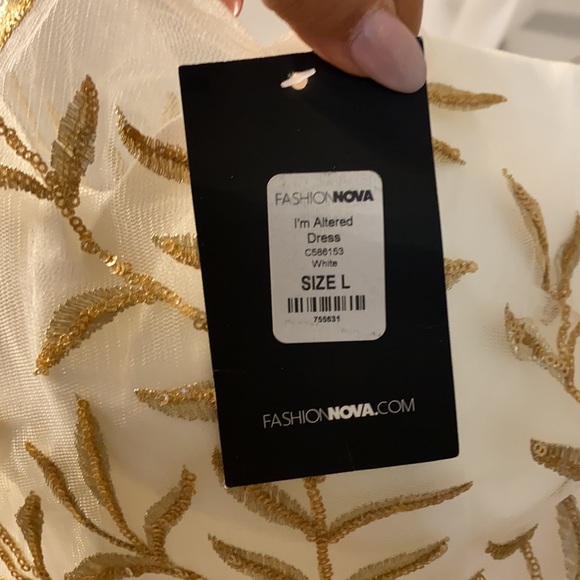 Wedding-  Fashion Nova-Large White/Gold Color. - Picture 6 of 6